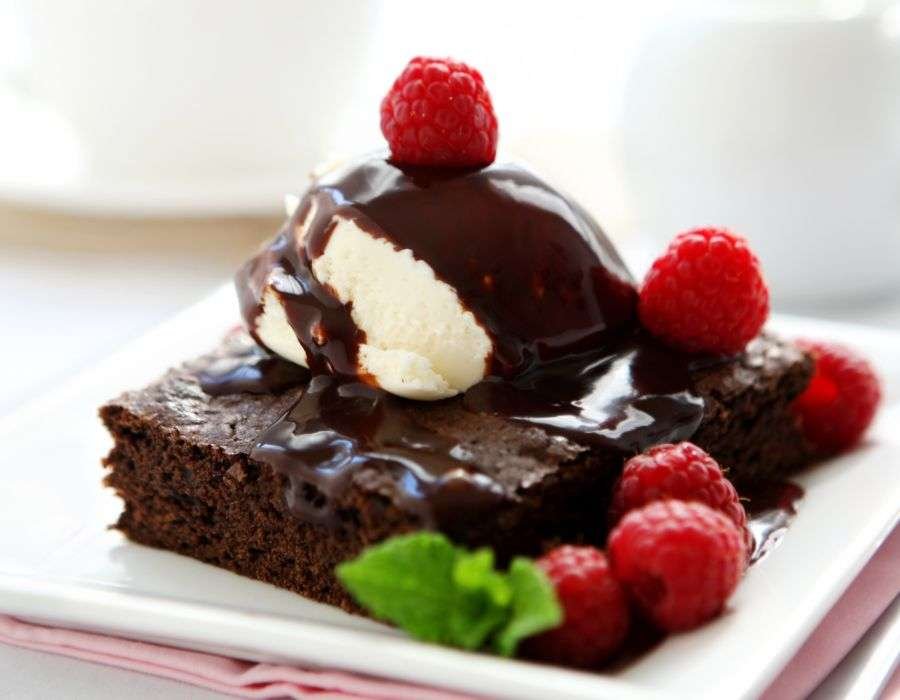 brownie with ice cream